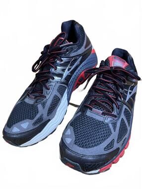 Brooks Beast Running Shoes - Black, Red, and Gray - Men's Size 13